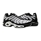 Кросівки Nike AIR MAX PLUS Чоловіча р.40 Білий
