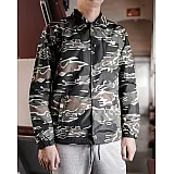 Вітровка New Balance NB CLASSIC CAMO COACHES Чоловіча р.S Комбінований