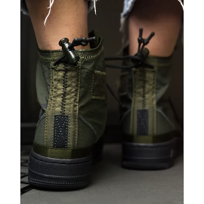 Кросівки Nike Air Force 1 Shell Жіноча р.35.5 Зелений