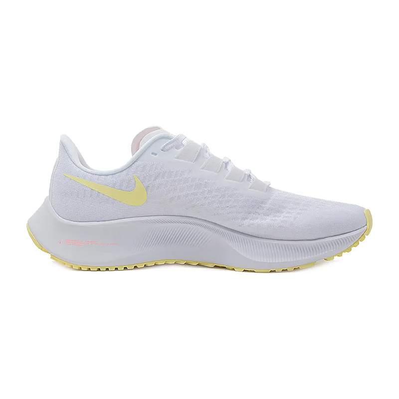 Кросівки Nike Air Zoom Pegasus 37 Жінки р.36.5 Білий