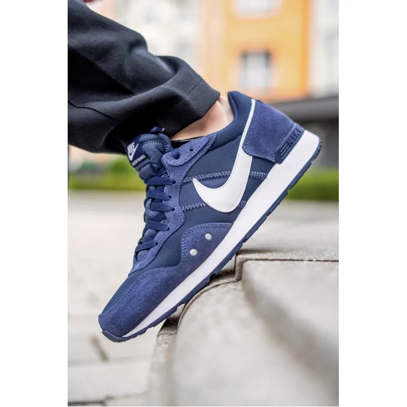 Кросівки Nike VENTURE RUNNER Чоловіки р.39 Синій