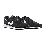 Кросівки Nike Venture Runner Suede Чоловіча р.45 Білий/Чорний