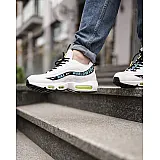 Кросівки Nike AIR MAX 95 SE Чоловіки р.43 Комбінований/Білий