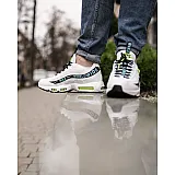 Кросівки Nike AIR MAX 95 SE Чоловіки р.43 Комбінований/Білий