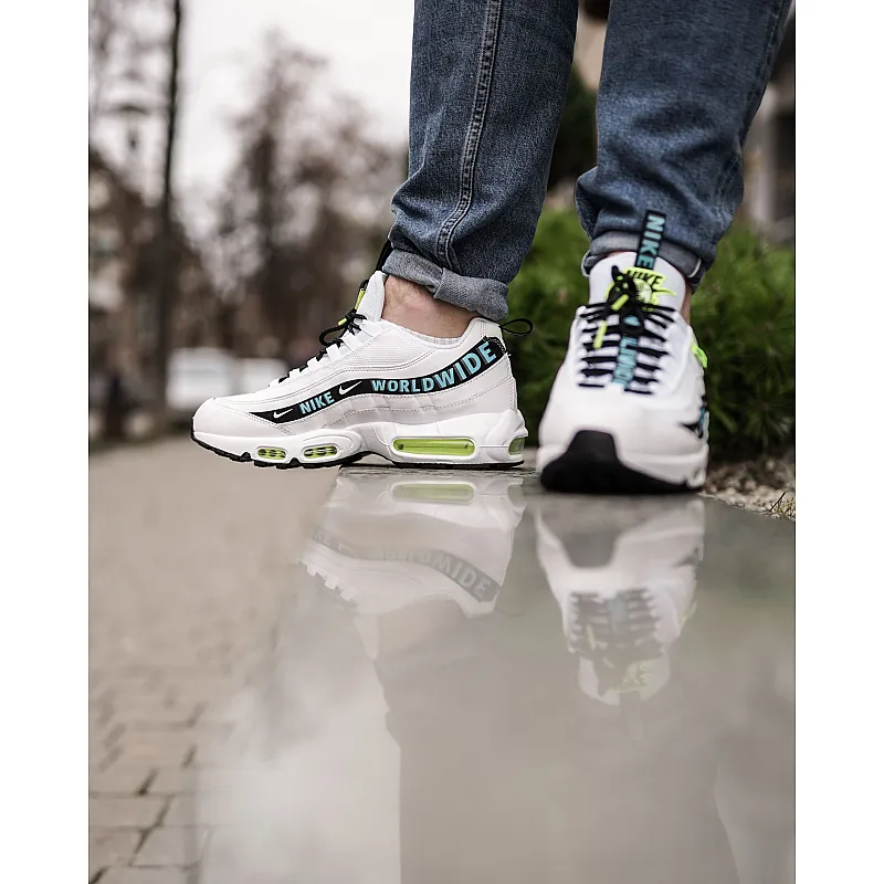 Кросівки Nike AIR MAX 95 SE Чоловіки р.43 Комбінований/Білий