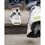 Кросівки Nike AIR MAX 95 SE Чоловіки р.43 Комбінований/Білий