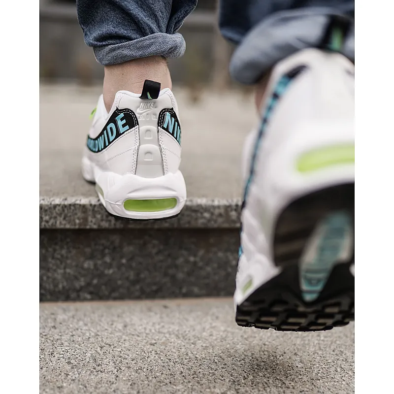 Кросівки Nike AIR MAX 95 SE Чоловіки р.43 Комбінований/Білий