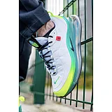 Кросівки Nike MX-720-818 WW Чоловіки р.40.5 Комбінований/Білий