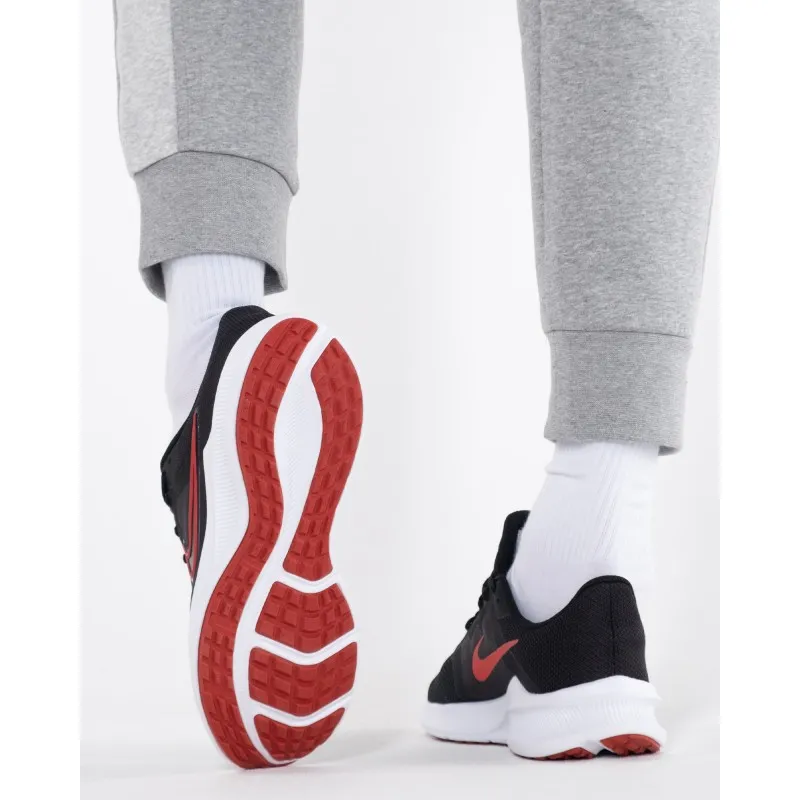 Кросівки Nike DOWNSHIFTER 11 Чоловіча р.40 Чорний