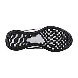 Кросівки Nike W REVOLUTION 6 Жінки р.38.5