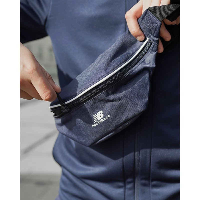Сумка на пояс New Balance NB CLASSIC WAIST Унісекс р.MISC Синій
