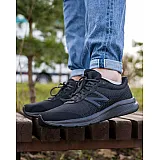 Кросівки New Balance 411 Чоловіча р.41.5 Чорний