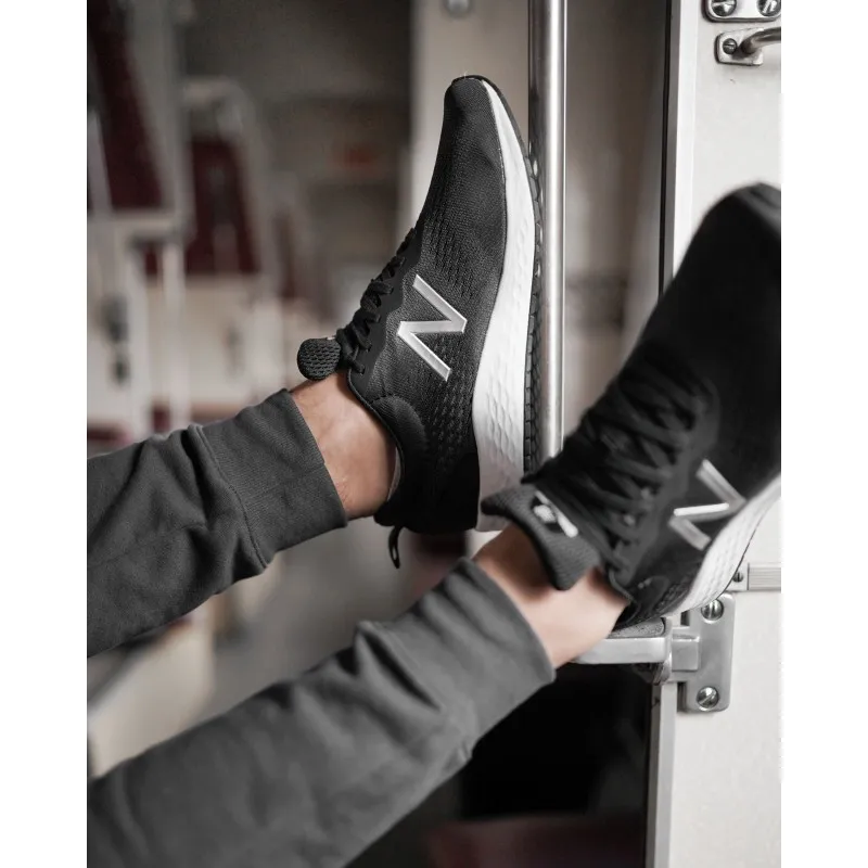 Кросівки New Balance Arishi V5 Чоловіки р.42.5 Комбінований