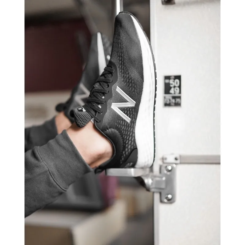 Кросівки New Balance Arishi V5 Чоловіки р.42.5 Комбінований