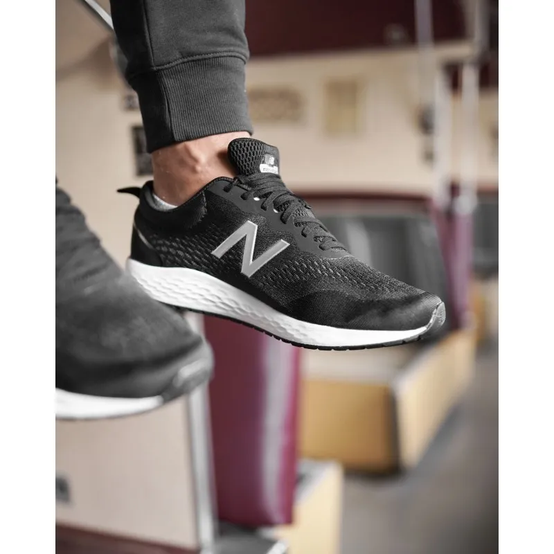 Кросівки New Balance Arishi V5 Чоловіки р.42.5 Комбінований