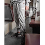 Брюки New Balance NB ESSENTIALS STACKED LOGO Чоловіки р.S