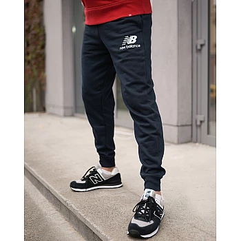 Брюки New Balance NB Ess Stacked Logo Чоловіки р.M