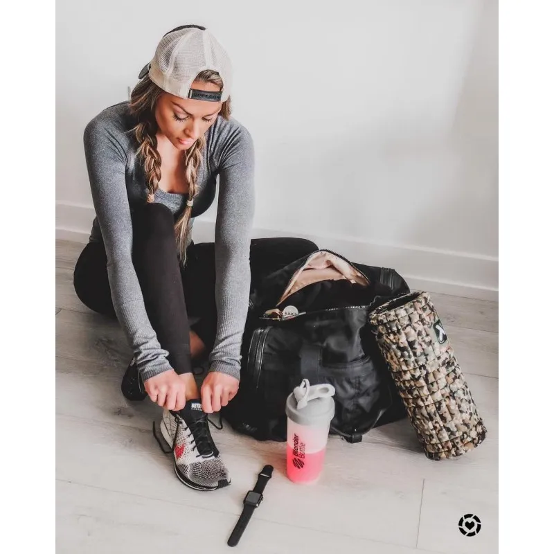 Спортивный шейкер BlenderBottle Classic Loop 820ml Grey (ORIGINAL) фото товару