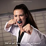 Капа OPRO Junior Snap-Fit Electric Blue фото товару