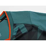 Футбольная форма Europaw 027 т.зелено-оранжевая [L] фото товару