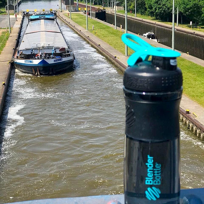 Спортивная бутылка-шейкер BlenderBottle SportMixer 20oz/590ml Black/Teal (ORIGINAL)