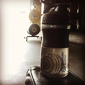 Спортивная бутылка-шейкер BlenderBottle SportMixer 20oz/590ml Black (ORIGINAL)