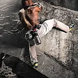 Спортивная бутылка-шейкер BlenderBottle SportMixer Stainless Steel Red 820ml (из нержавеющей пищевой cтали)