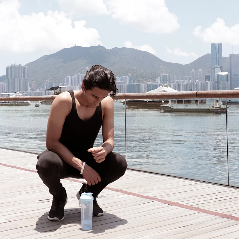 Шейкер спортивний Smartshake Slim 500ml Pure White