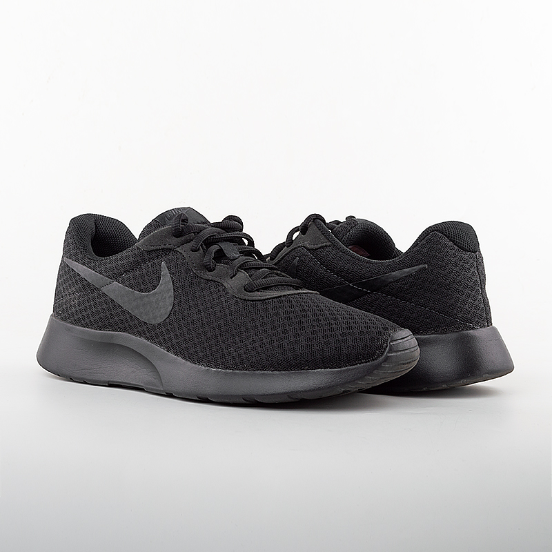 Кросівки Nike TANJUN Чоловіча р.42 Чорний