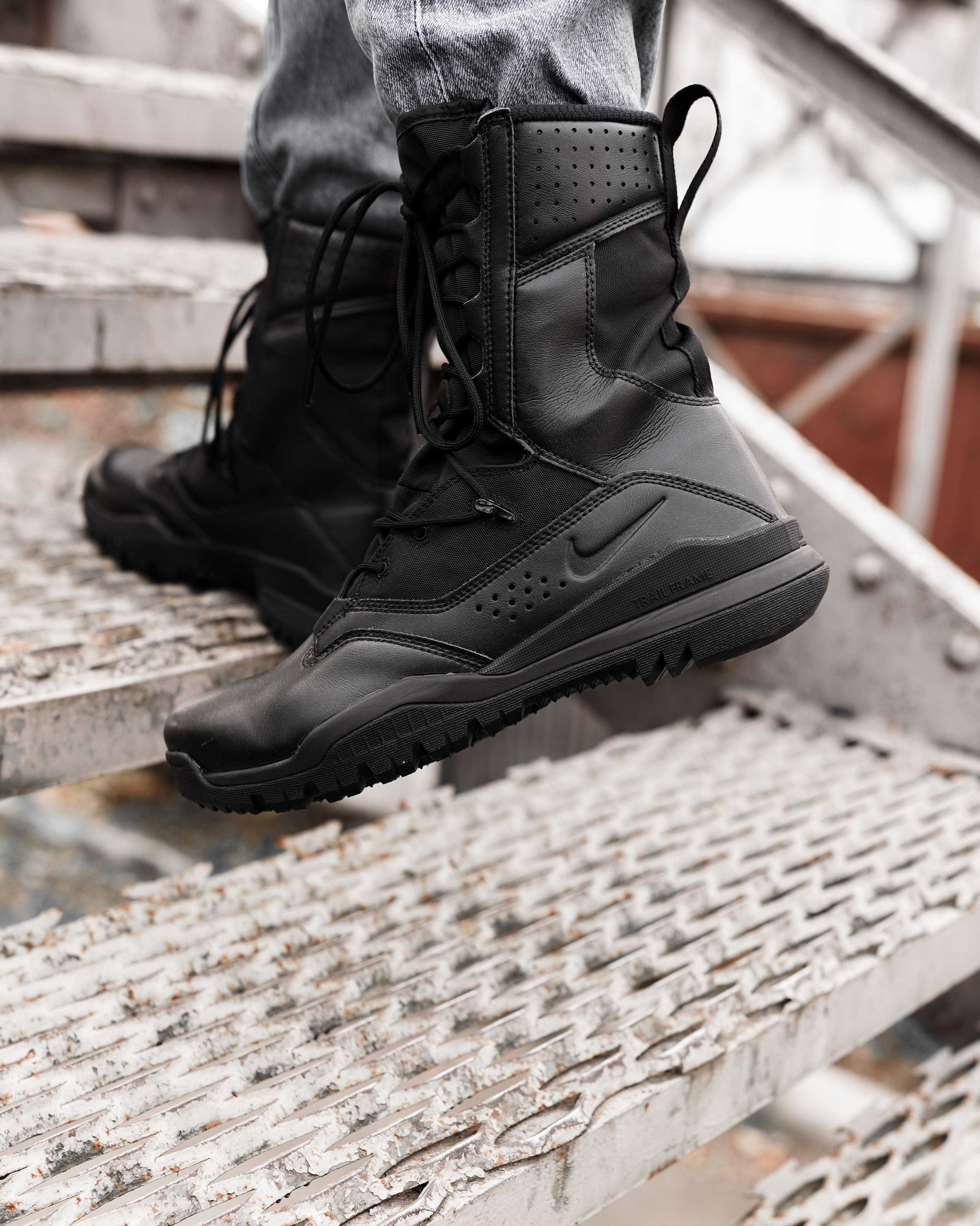 Черевики Nike SFB FIELD 2 8 Чоловіча р.45.5 Чорний