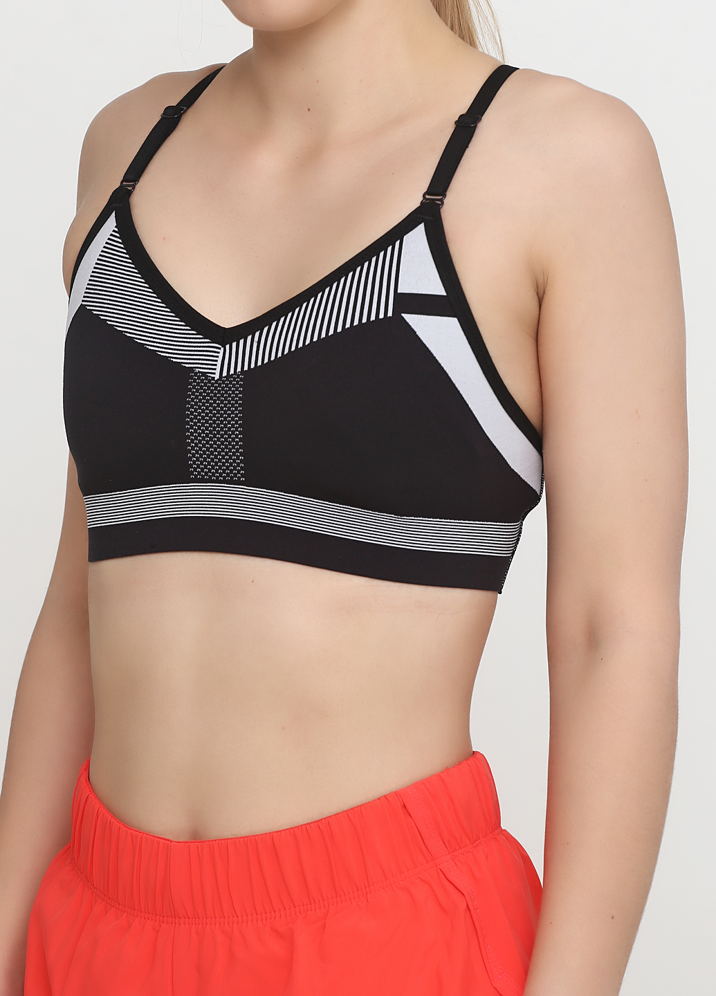 Топ Nike FLYKNIT INDY BRA Жінки р.XS Білий/Чорний