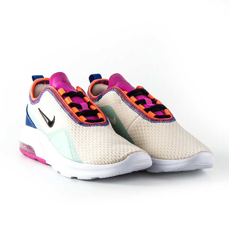 Кросівки Nike Air Max Motion 2 Жінки р.35.5 Комбінований