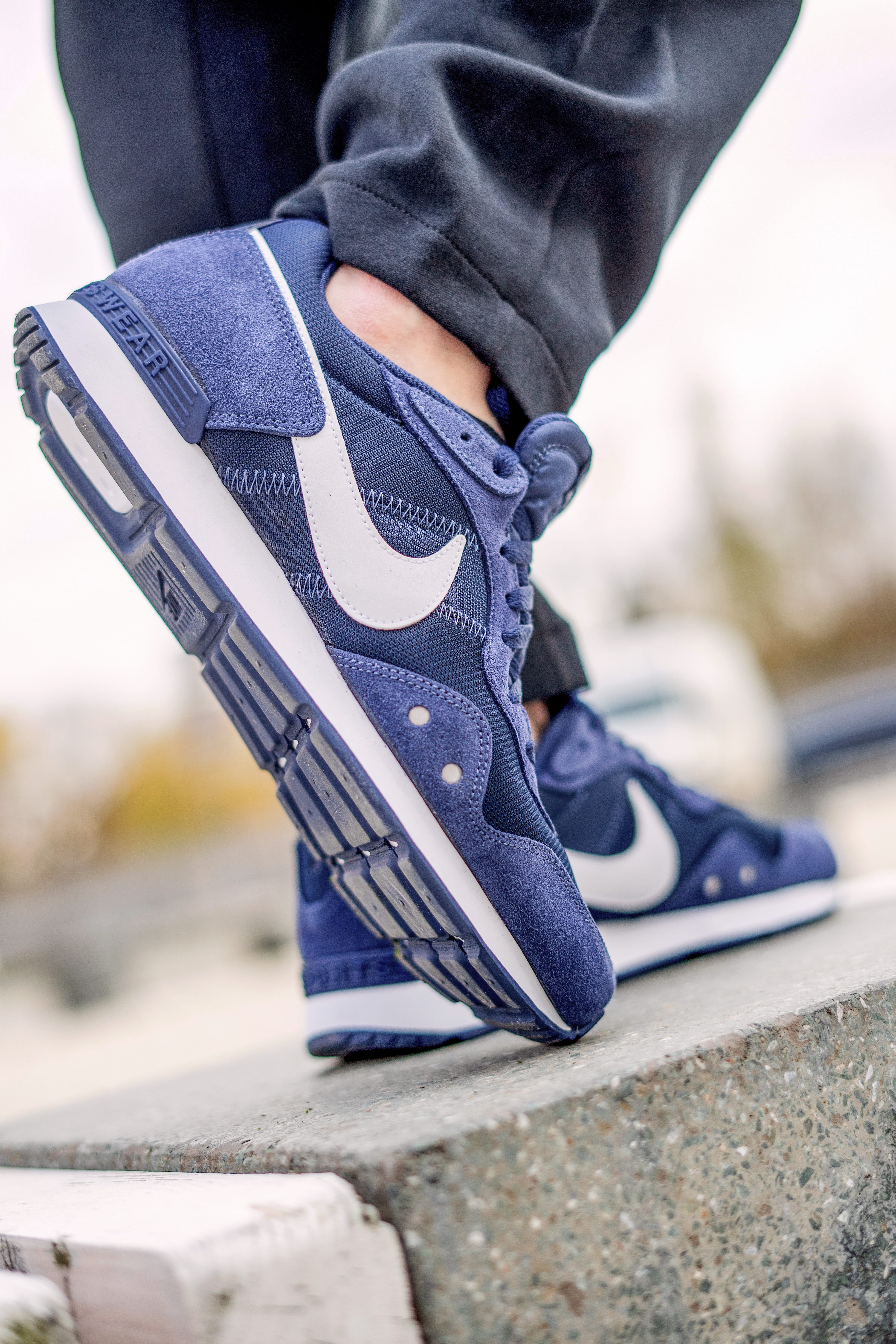 Кросівки Nike VENTURE RUNNER Чоловіча р.42.5 Синій/Білий