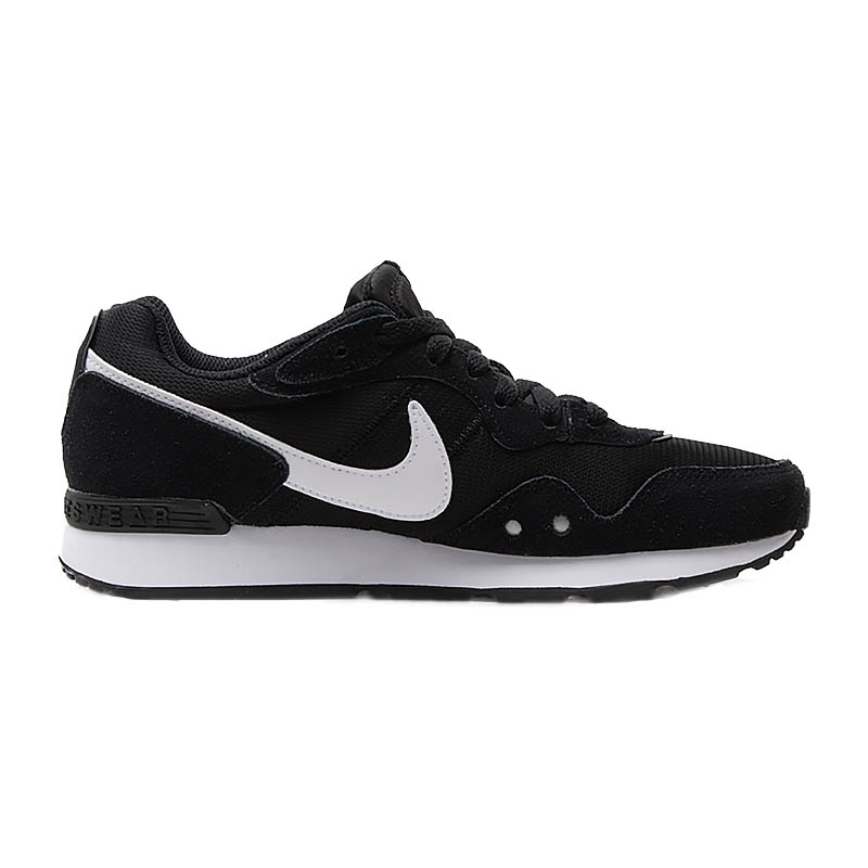 Кросівки Nike Venture Runner Жіноча р.38.5 Білий/Чорний