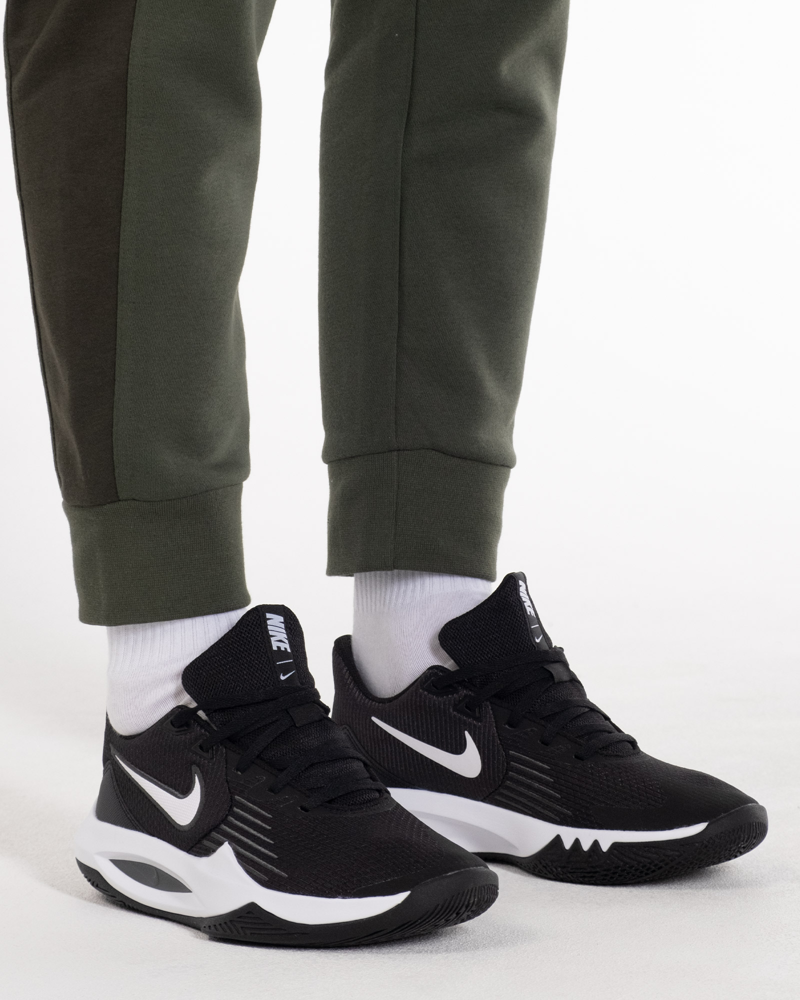 Кросівки Nike PRECISION V Унісекс р.45.5 Чорний