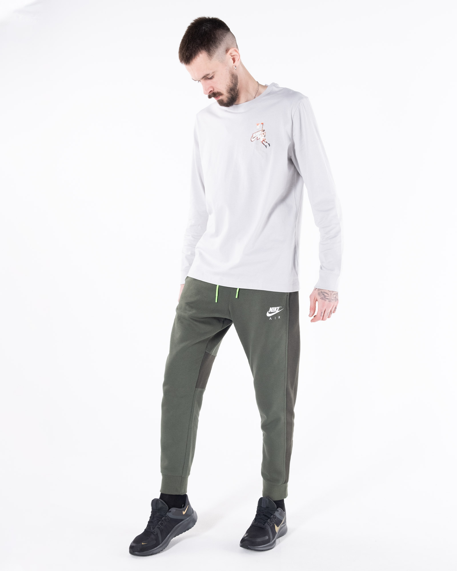 Кросівки Nike QUEST 4 Чоловіча р.42