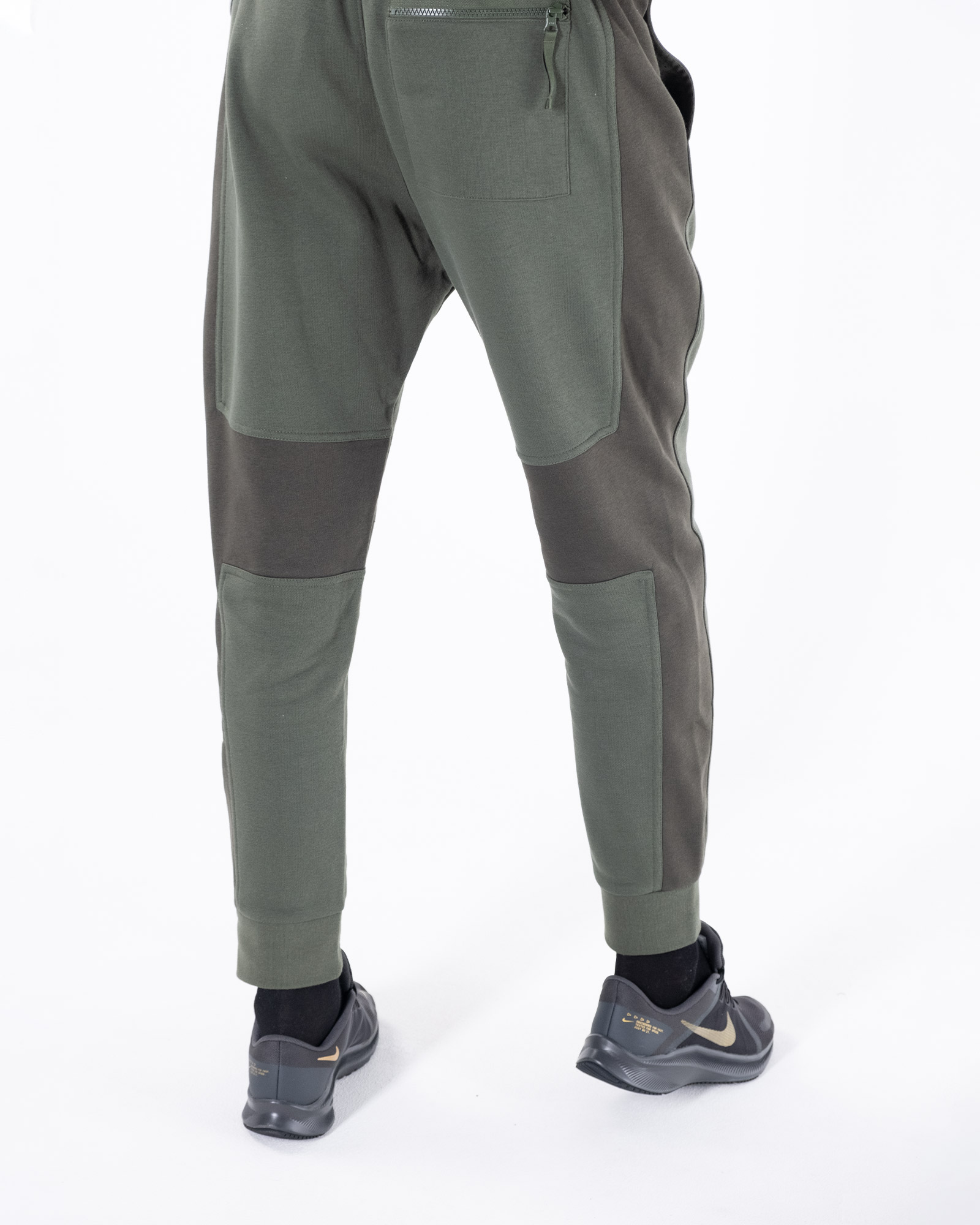 Кросівки Nike QUEST 4 Чоловіча р.42