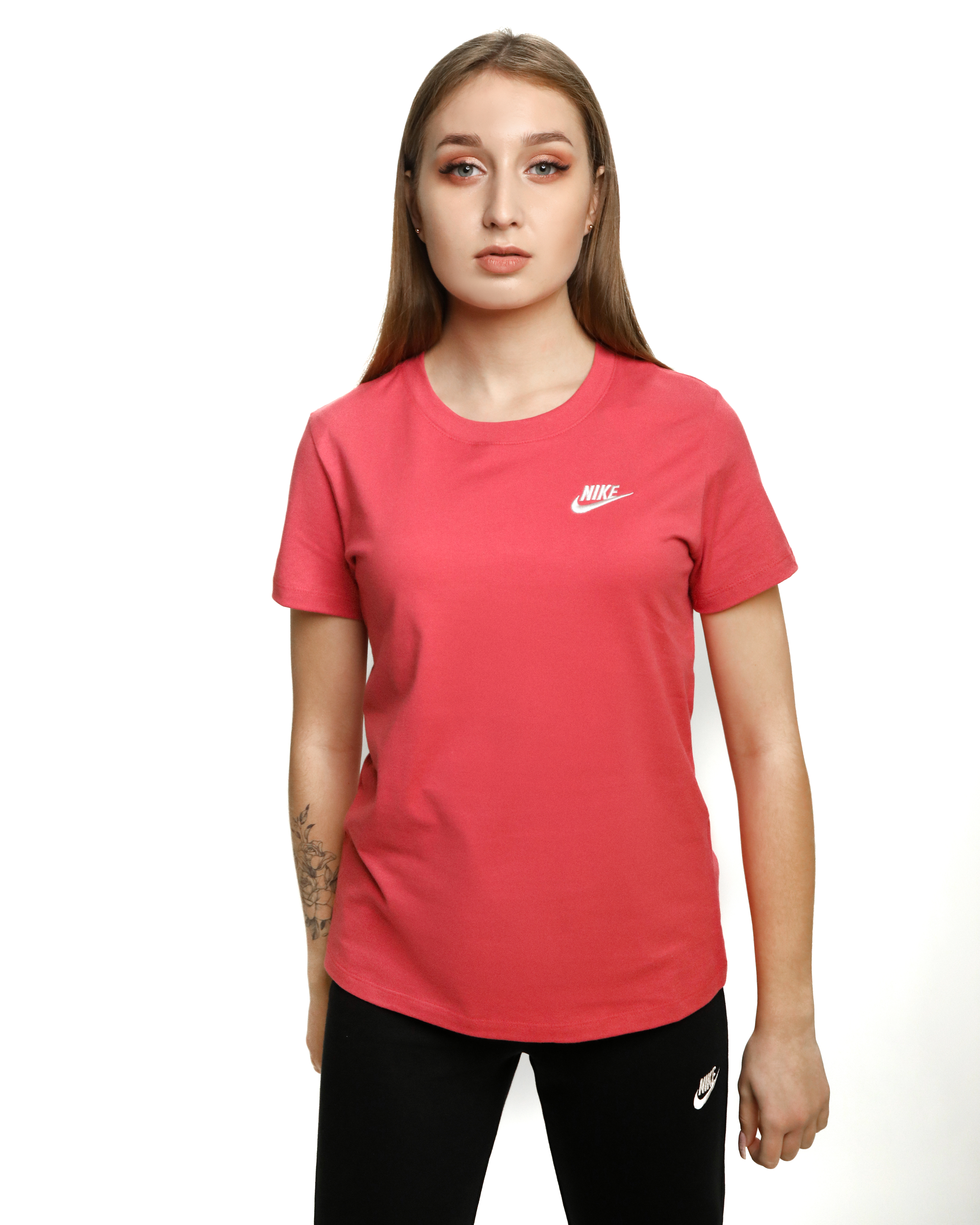 Футболка Nike W NSW CLUB TEE Жіноча р.XS