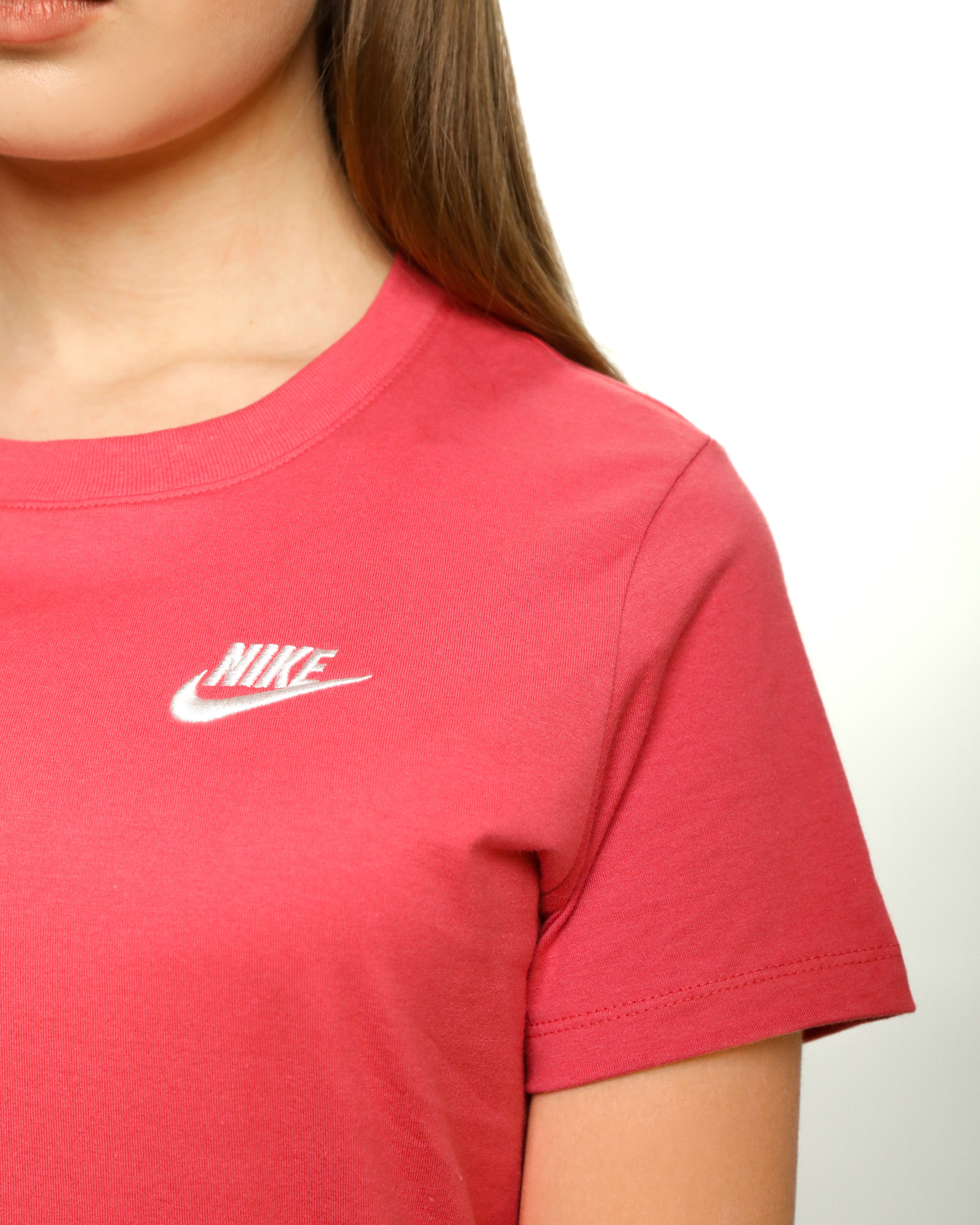 Футболка Nike W NSW CLUB TEE Жіноча р.XS