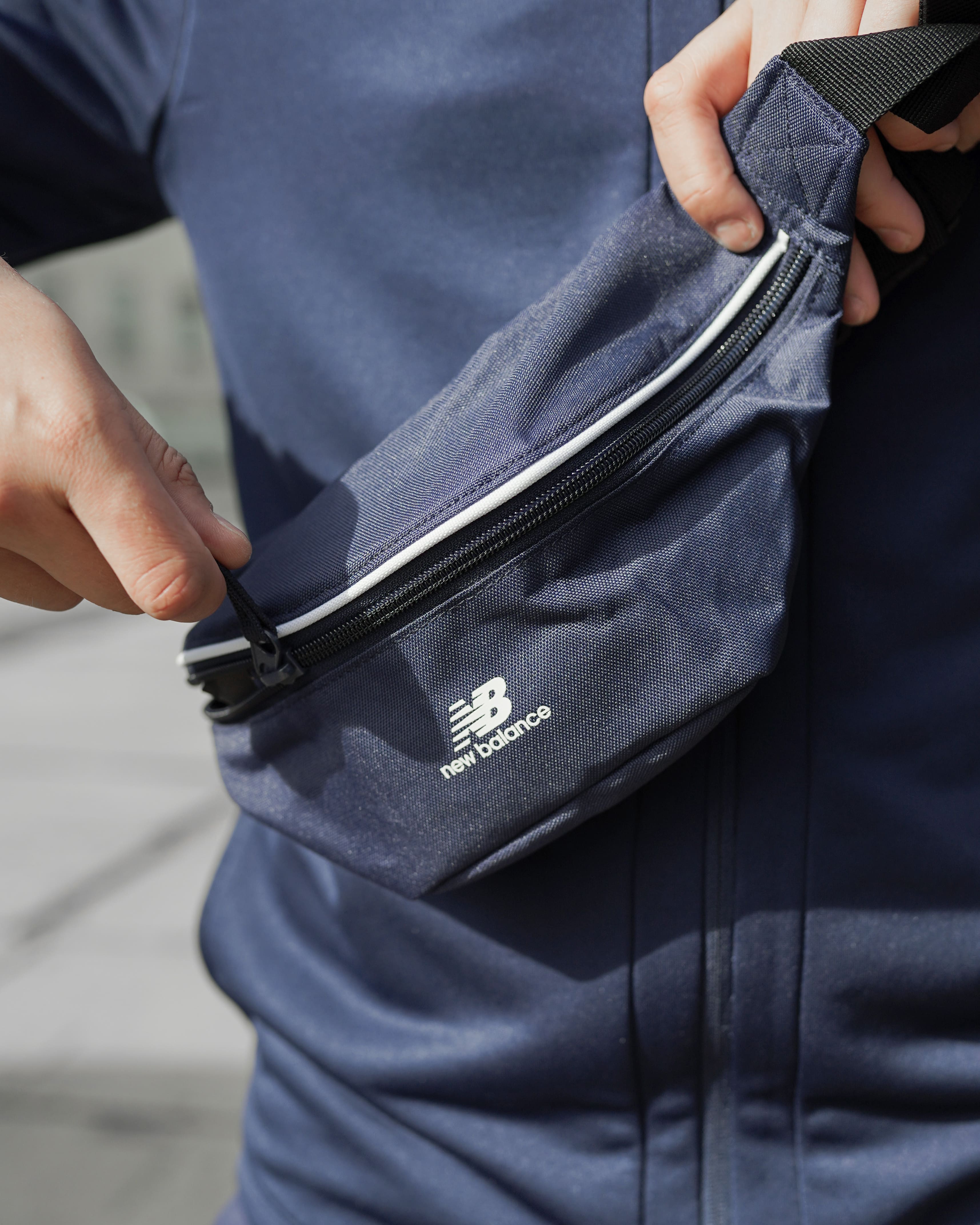 Сумка на пояс New Balance NB CLASSIC WAIST Унісекс р.MISC Синій