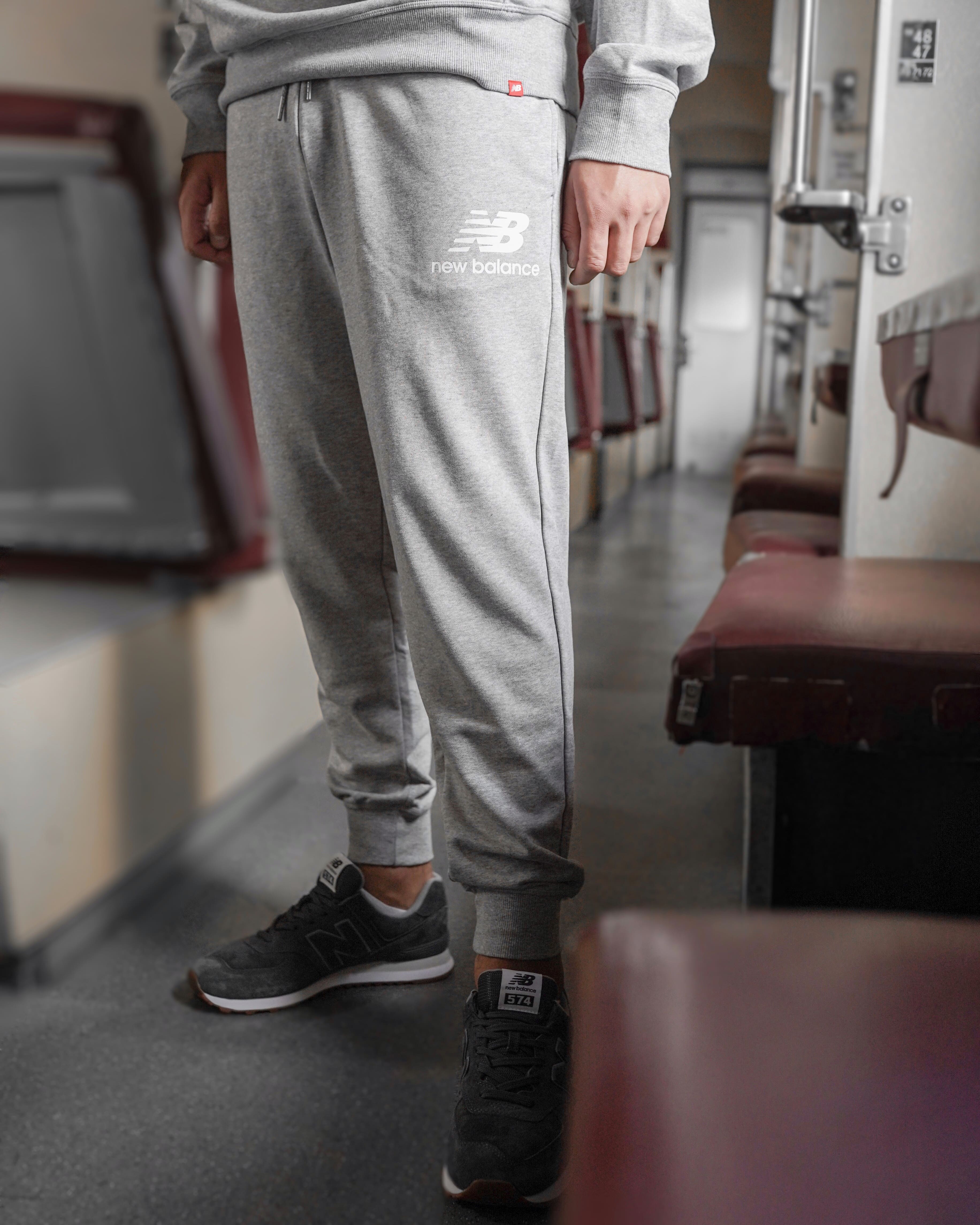 Брюки New Balance NB ESSENTIALS STACKED LOGO Чоловіча р.L