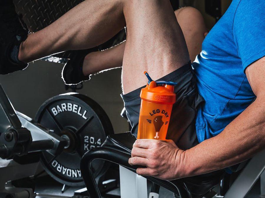 Спортивный шейкер BlenderBottle Classic Loop 820ml Special Edition Leg Day Orange (ORIGINAL) фото товара
