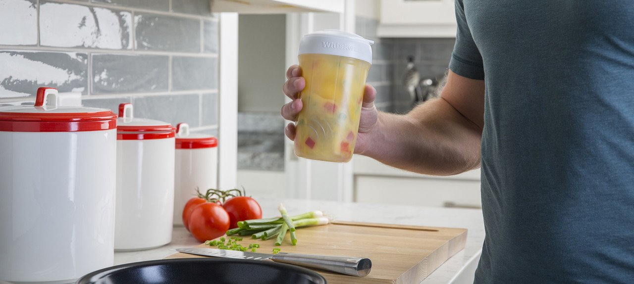 Универсальный блендер BlenderBottle Whiskware EggMixer 3-в-1 591 мл Белый (EggMixer) фото товара