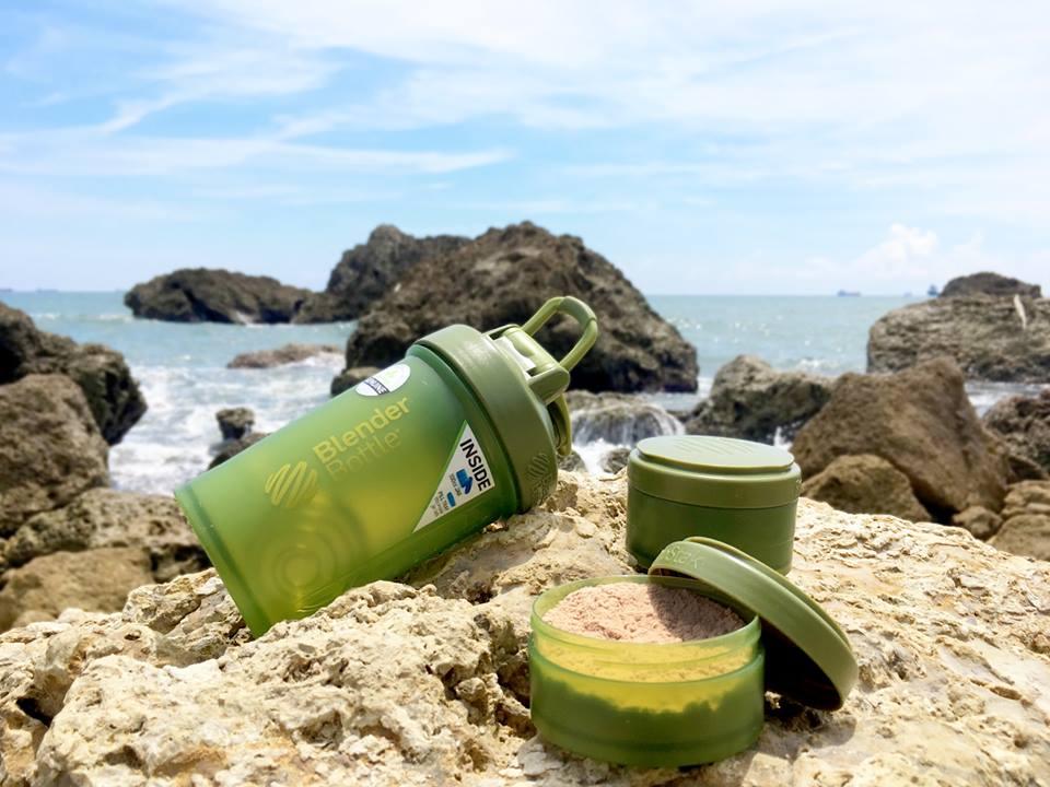 Шейкер спортивный BlenderBottle ProStak 650ml с 2-мя контейнерами Moss Green (ORIGINAL) фото товару