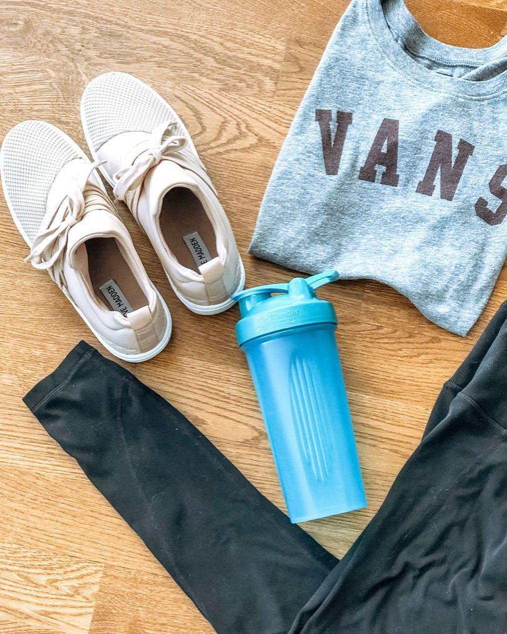 Спортивный шейкер BlenderBottle Classic Loop 820ml Teal (ORIGINAL) фото товару