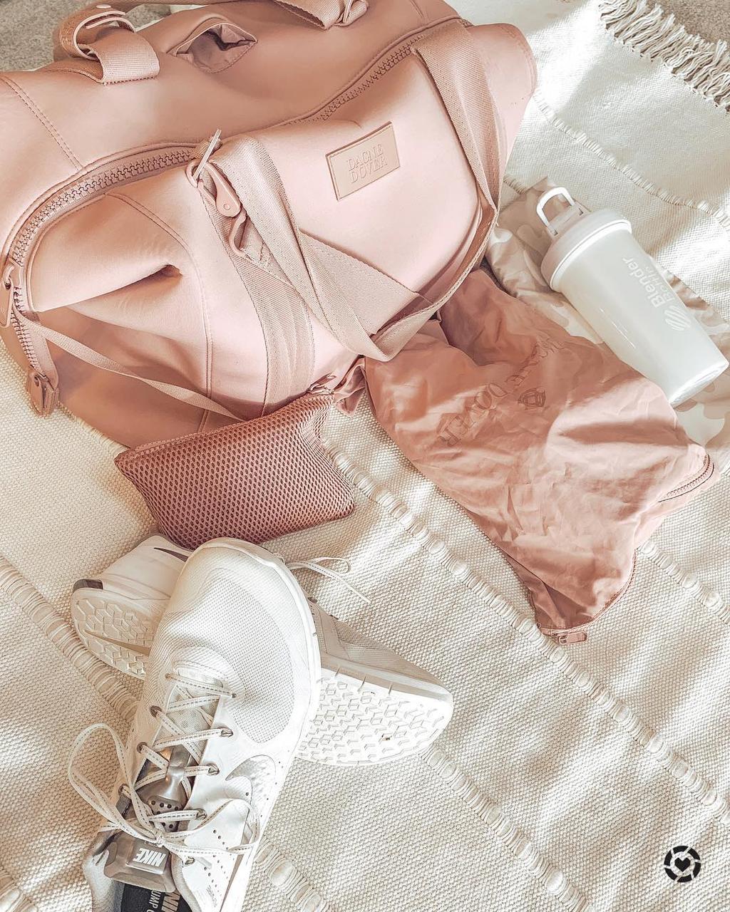 Спортивный шейкер BlenderBottle Classic Loop 820ml White (ORIGINAL) фото товару