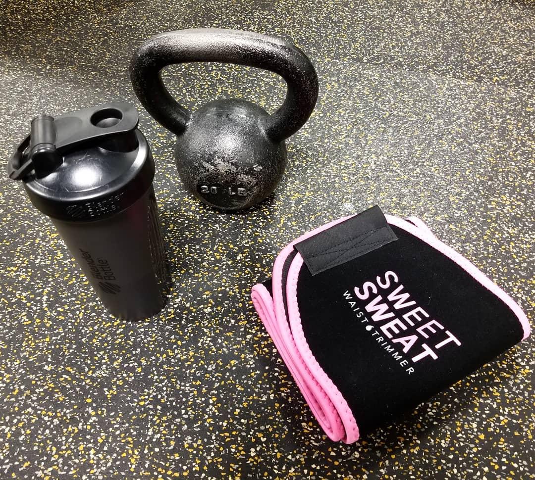 Спортивный шейкер BlenderBottle Classic Loop 820ml Black (ORIGINAL) фото товару