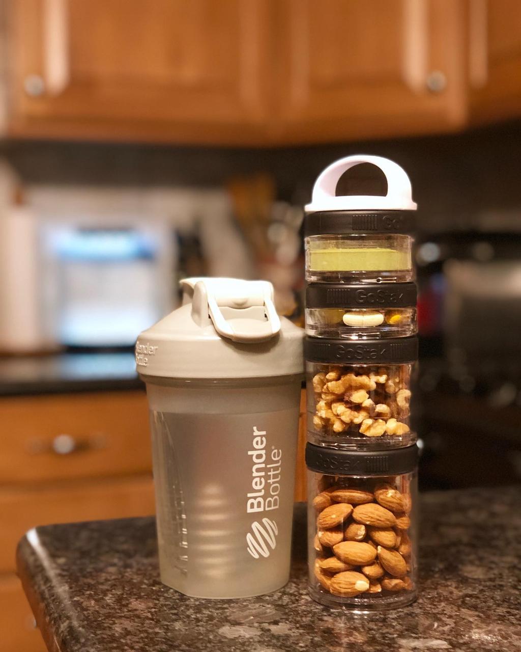 Спортивный шейкер BlenderBottle Classic Loop 590ml Grey (ORIGINAL) фото товару