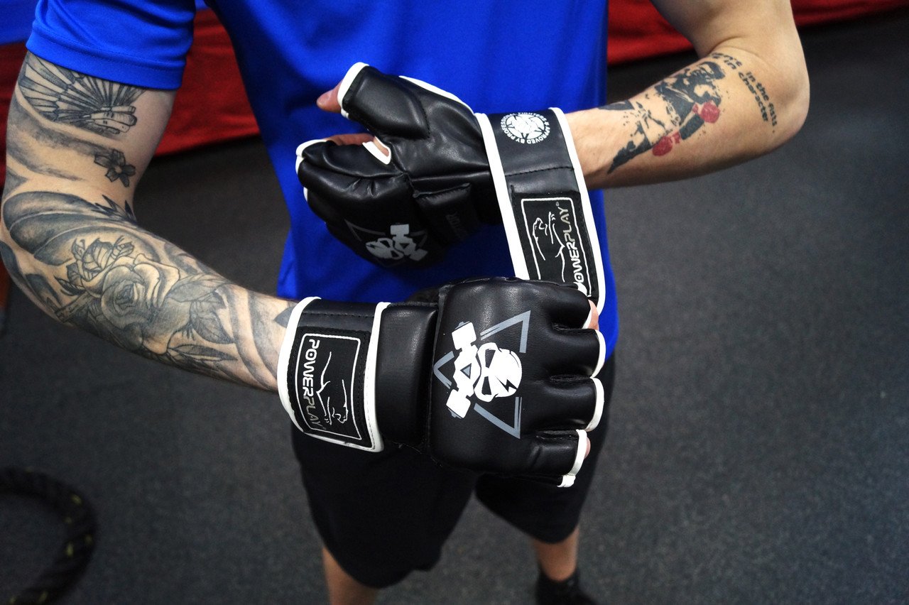 Рукавички для MMA PowerPlay 3056 А Чорно-Білі XL фото товару