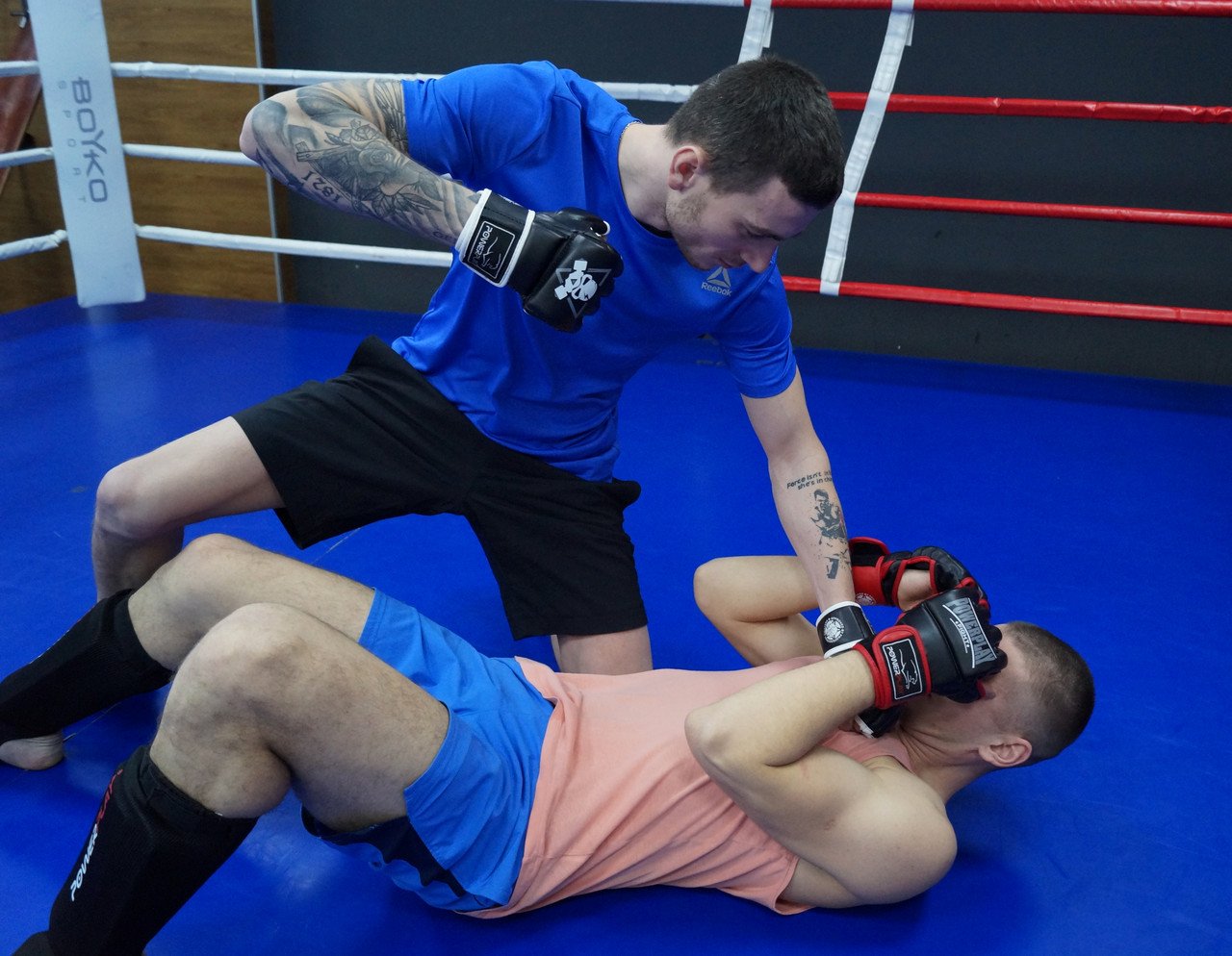 Рукавички для MMA PowerPlay 3056 А Чорно-Білі XL фото товару